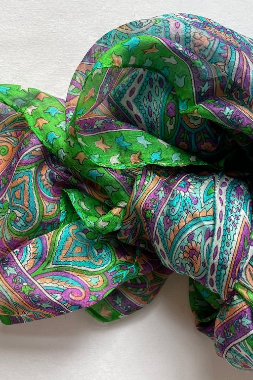 Hedvábný šátek Silk