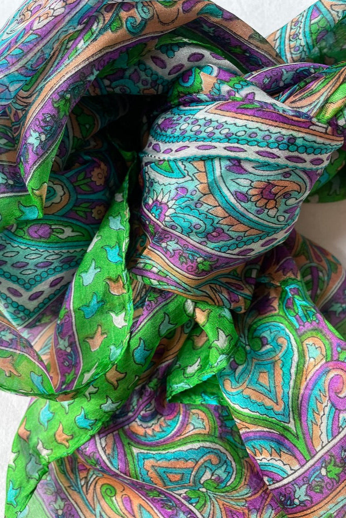 Hedvábný šátek Silk
