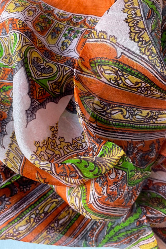 Hedvábný šátek Silk