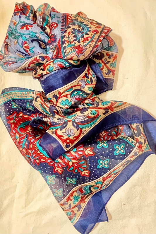 Hedvábný šátek Silk