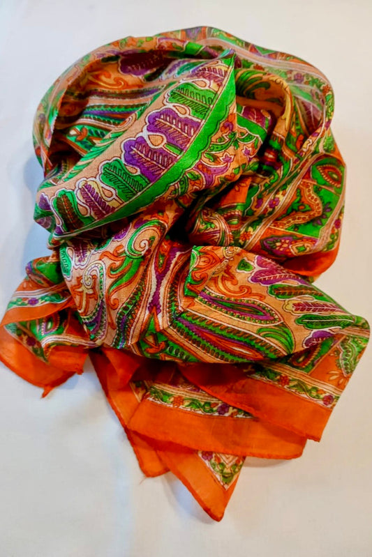 Hedvábný šátek Silk