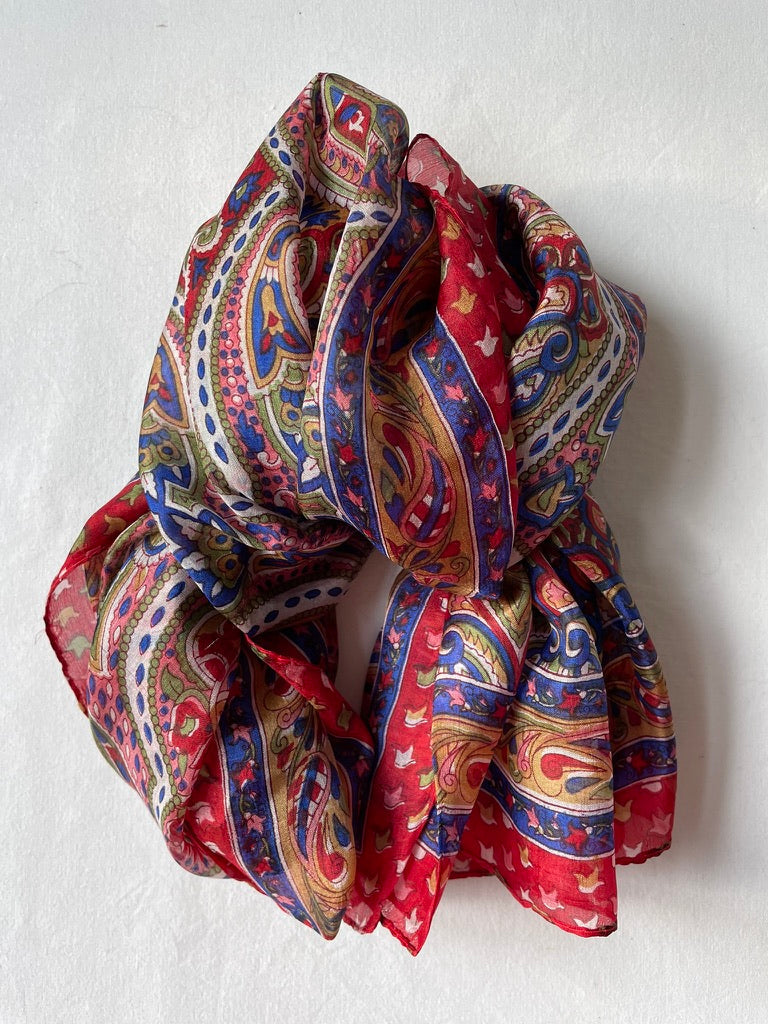 Hedvábný šátek Silk