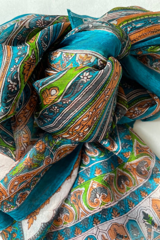 Hedvábný šátek Silk