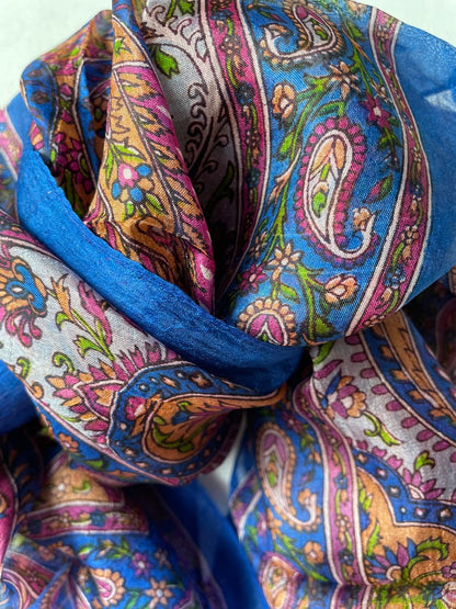 Hedvábný šátek Silk