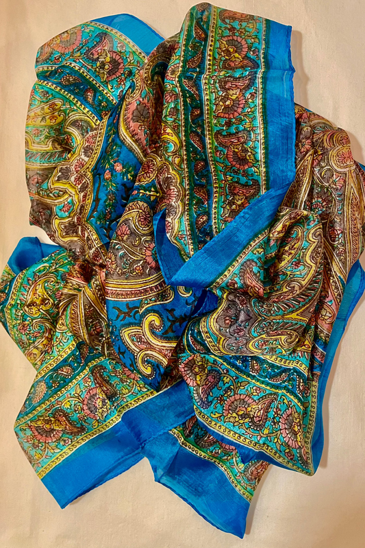 Hedvábný šátek Silk