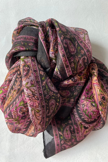 Hedvábný šátek Silk