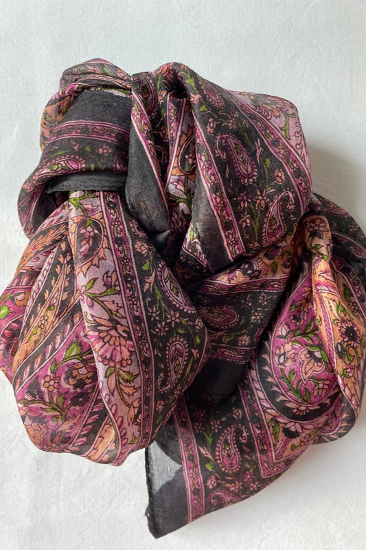 Hedvábný šátek Silk