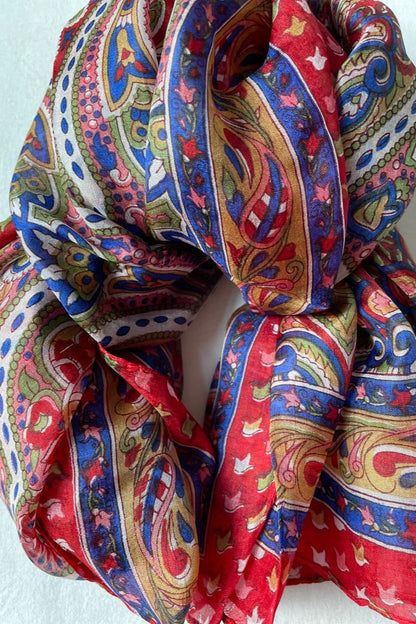 Hedvábný šátek Silk
